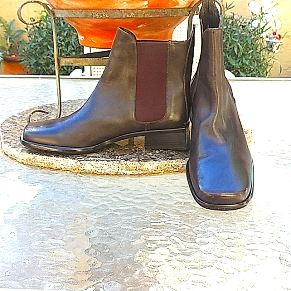 !!!!SOLD!!!!! Cole Haan Chocolate Brown Ankle Boots - Picture 4 of 10